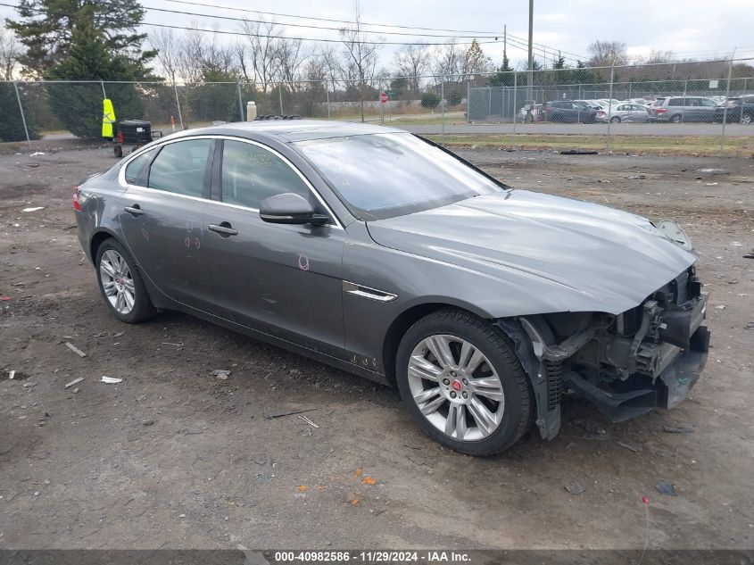 VIN SAJBD4BV6HCY44052 2017 Jaguar XF, 35T Premium no.1