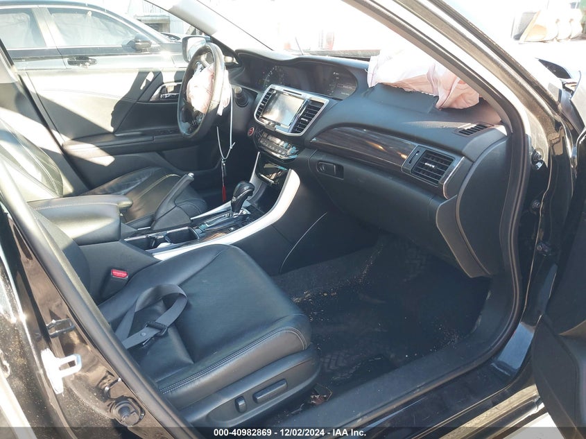 2017 HONDA ACCORD HYBRID VIN: JHMCR6F77HC011029