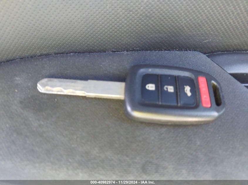 VIN 2HGFC2F60KH540442 2019 HONDA CIVIC LX
