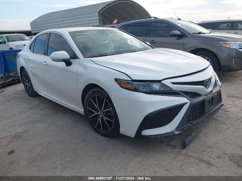 VIN 4T1T11AK1MU561673 2021 TOYOTA CAMRY no.1