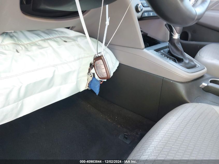 2017 HYUNDAI ELANTRA VIN: KMHD84LF2HU161810