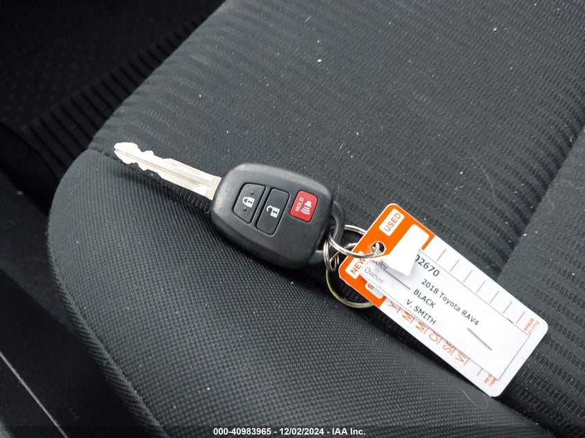 2018 TOYOTA RAV4 LE VIN: 2T3BFREVXJW821264