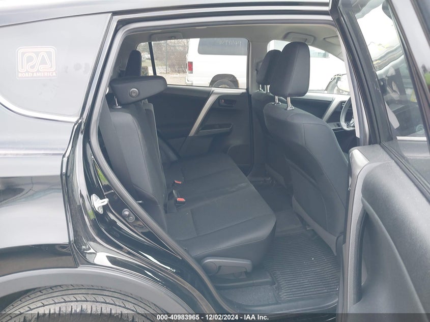 2018 TOYOTA RAV4 LE VIN: 2T3BFREVXJW821264
