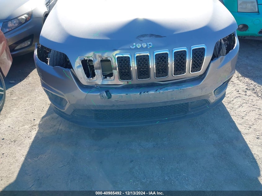 VIN 1C4PJLCB3KD484977 2019 JEEP CHEROKEE LATITUDE