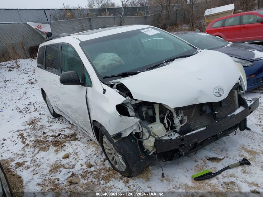 2013 Toyota Sienna, Xle V6 8...