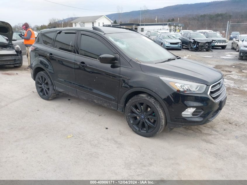 VIN 1FMCU9GD0JUA51048 2018 Ford Escape, SE no.1