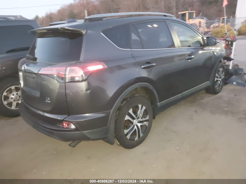 VIN JTMBFREV8JJ729343 2018 TOYOTA RAV4 LE