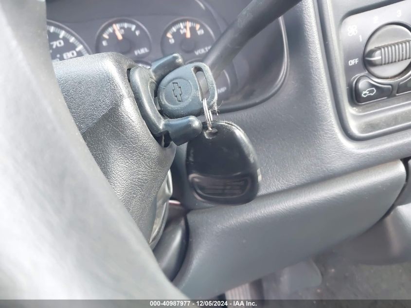 2000 Chevrolet Silverado 2500 Ls VIN: 1GCGK24U9YE235531 Lot: 40987977