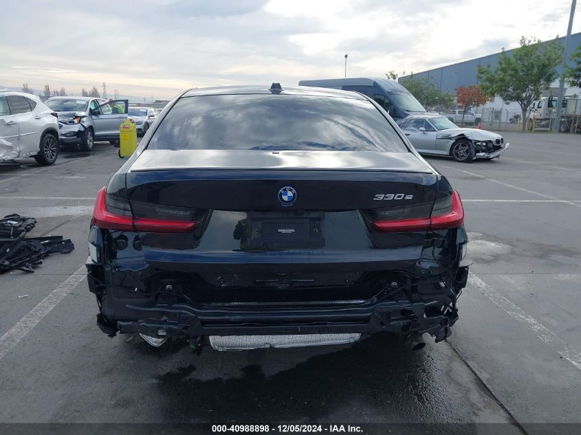 VIN 3MW39FF0XP8C96638 2023 BMW 3 Series, 330E no.17