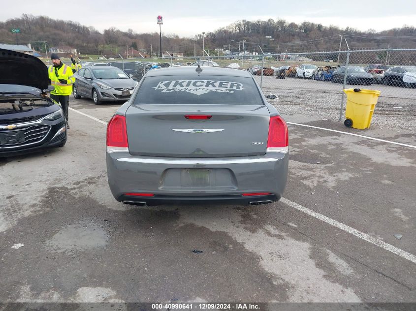 VIN 2C3CCAAG9JH117860 2018 Chrysler 300, Touring L no.17