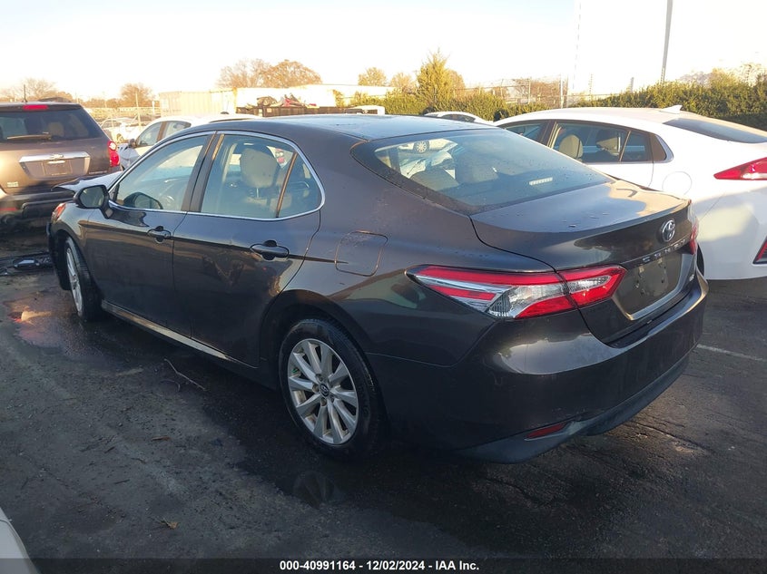 2018 TOYOTA CAMRY VIN: 4T1B11HK2JU648513