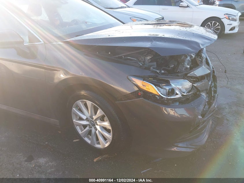 2018 TOYOTA CAMRY VIN: 4T1B11HK2JU648513