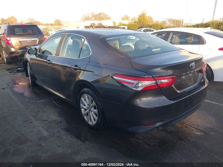 2018 TOYOTA CAMRY VIN: 4T1B11HK2JU648513