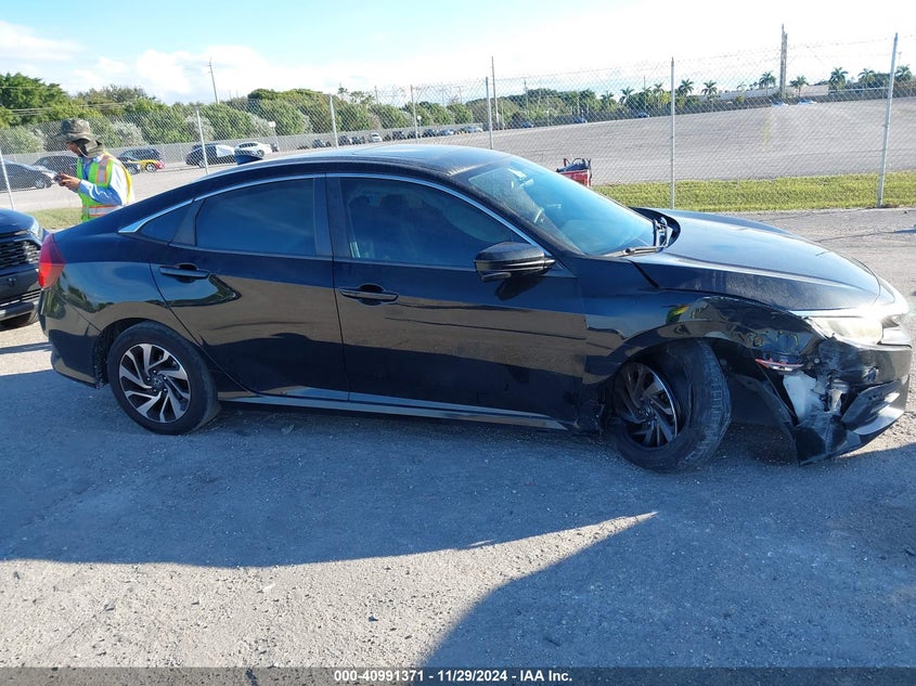 VIN 19XFC2F79JE020192 2018 HONDA CIVIC EX