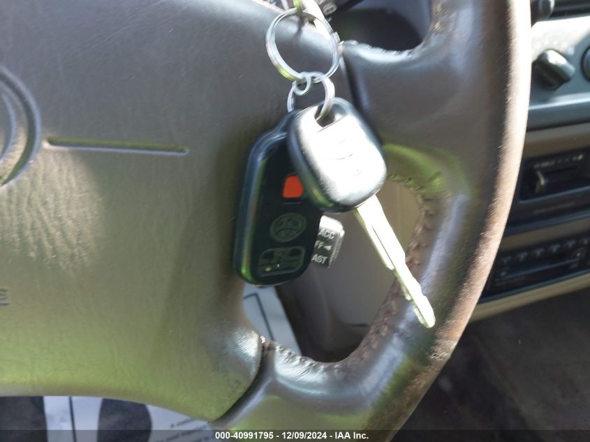 2000 Toyota Sienna Xle VIN: 4T3ZF13C0YU283539 Lot: 40991795