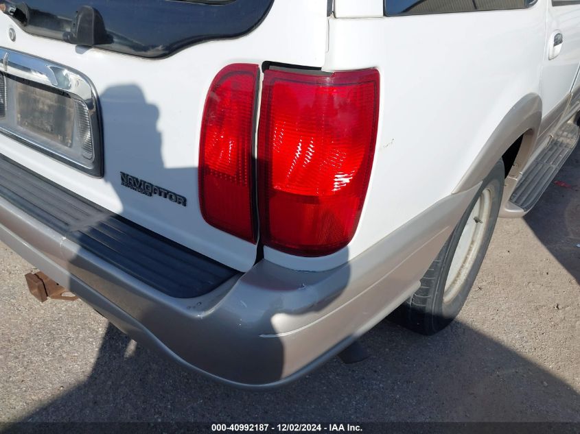 2002 Lincoln Navigator VIN: 5LMEU27R32LJ05037 Lot: 40992187