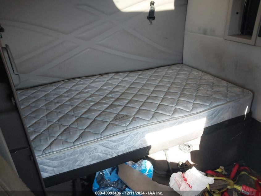 2015 Volvo Vn Vnl VIN: 4V4NC9EJ6FN911646 Lot: 40993406