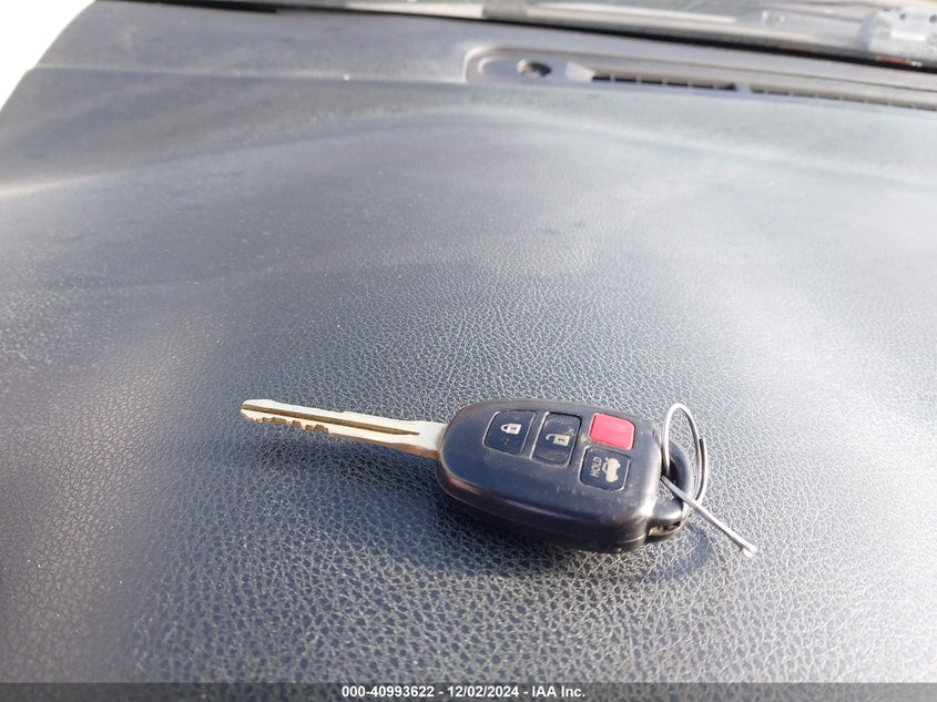 2015 TOYOTA COROLLA LE - 5YFBURHE7FP247984