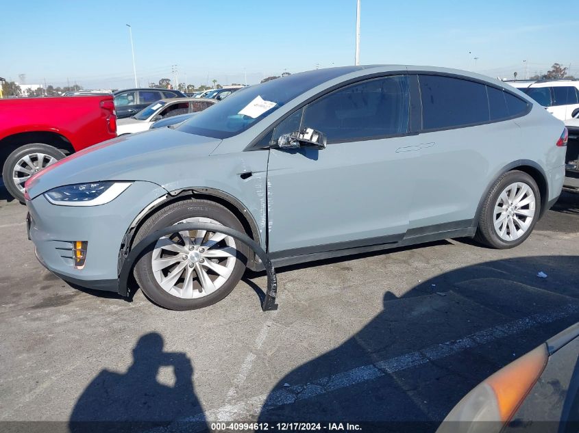 2016 Tesla Model X 60D/70D/75D/90D/P100D VIN: 5YJXCBE21GF020670 Lot: 40994612