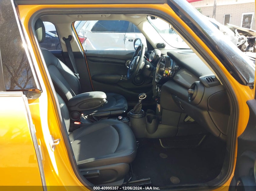 2016 MINI HARDTOP COOPER - WMWXU1C5XG2D08212