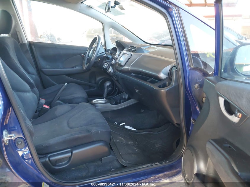 2009 HONDA FIT VIN: JHMGE886X9S008212