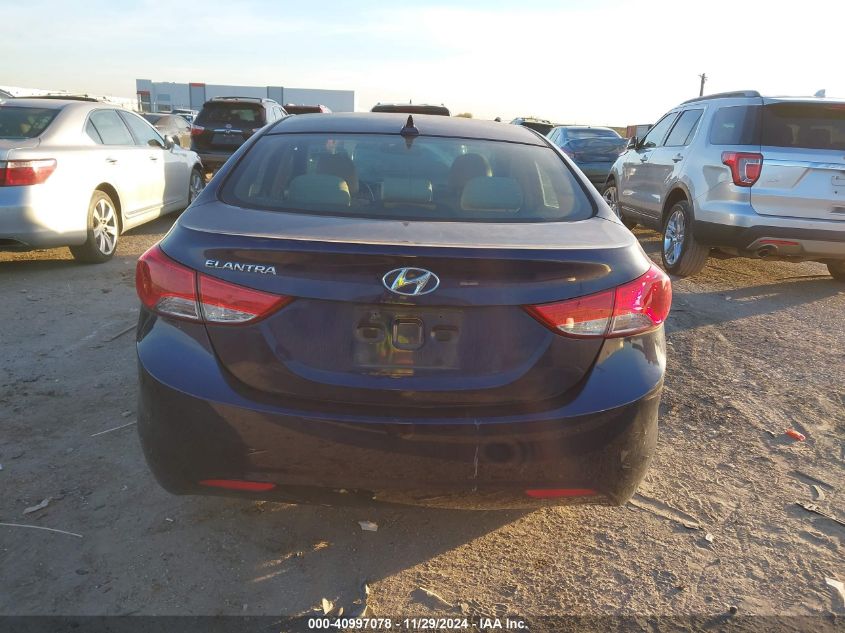 VIN 5NPDH4AE7DH196877 2013 Hyundai Elantra, Gls no.16