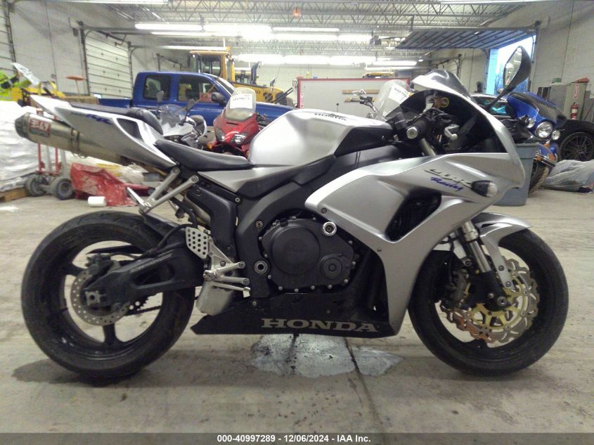 2007 Honda Cbr1000 Rr VIN: JH2SC57047M307409 Lot: 40997289