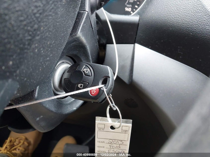 VIN 1FMCU0GD7HUE64171 2017 FORD ESCAPE SE