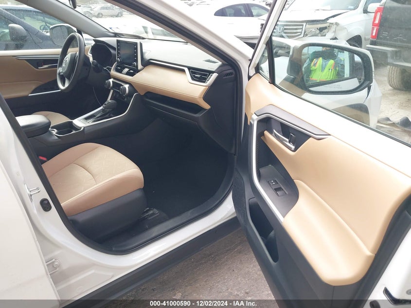 2019 TOYOTA RAV4 XLE - 2T3W1RFV9KW043197