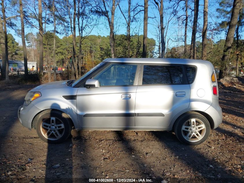 2010 Kia Soul + VIN: KNDJT2A22A7702062 Lot: 41002608