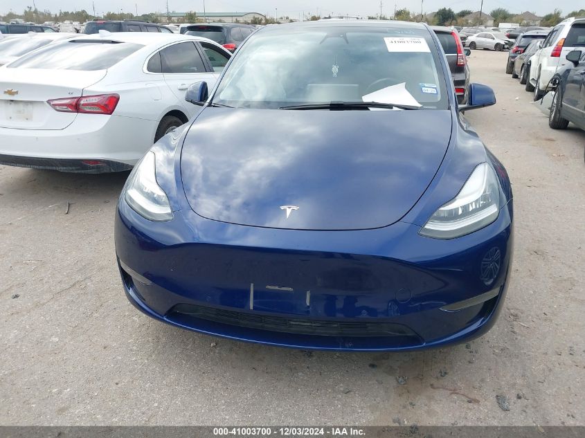 2022 Tesla Model Y Long Range Dual Motor All-Wheel Drive VIN: 7SAYGDEE5NF480073 Lot: 41152899