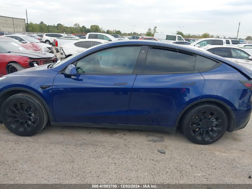 2022 Tesla Model Y Long Range Dual Motor All-Wheel Drive VIN: 7SAYGDEE5NF480073 Lot: 41152899