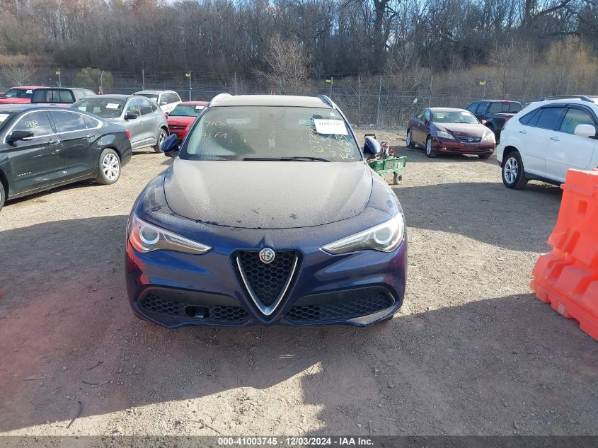 VIN ZASFAKAN5J7B65362 2018 ALFA ROMEO STELVIO no.12