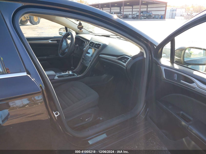 2019 FORD FUSION SE VIN: 3FA6P0HD1KR154089