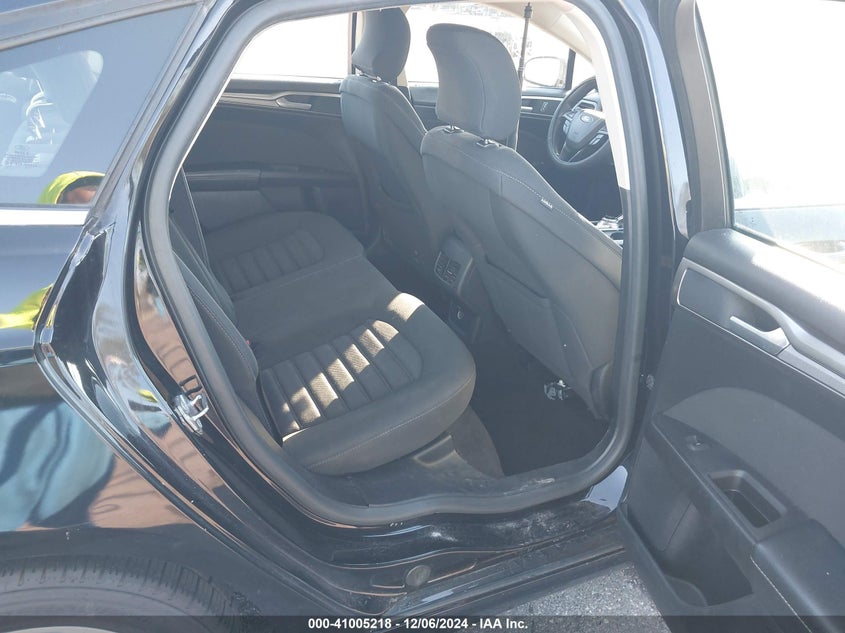 2019 FORD FUSION SE VIN: 3FA6P0HD1KR154089