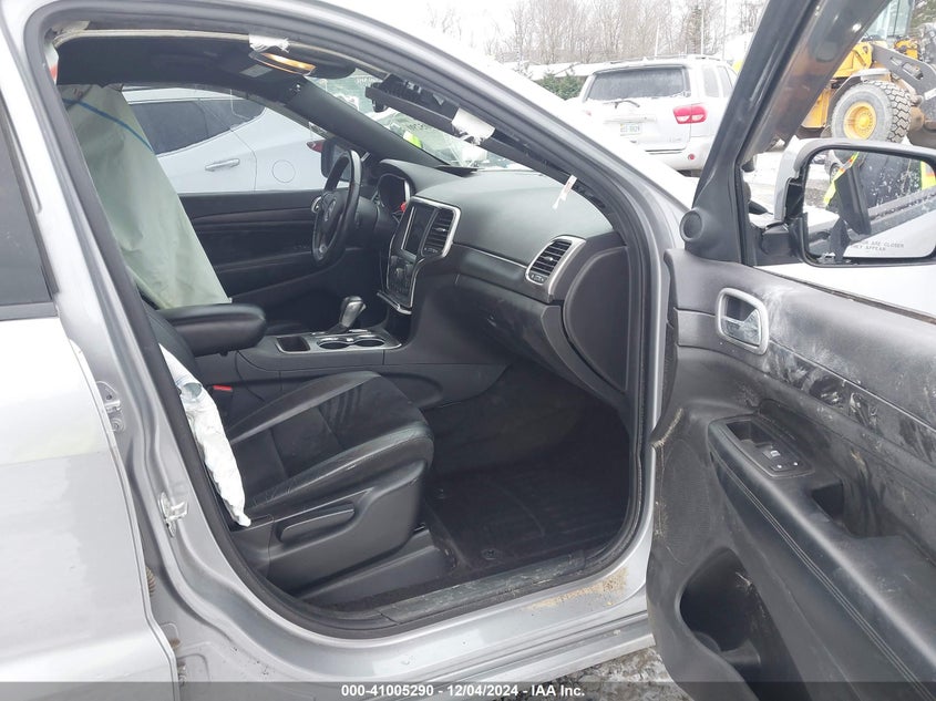 VIN 1C4RJFAG2JC123463 2018 JEEP GRAND CHEROKEE LAREDO