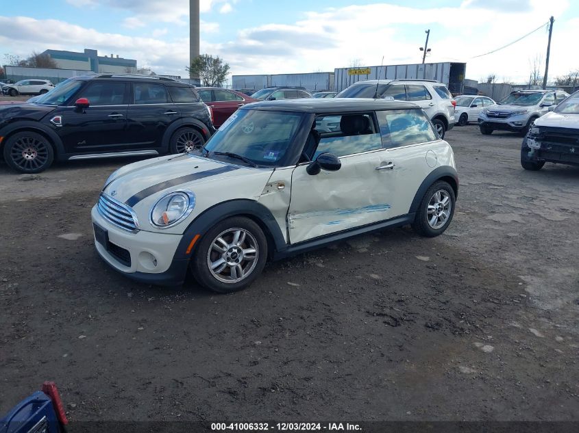 VIN WMWSU3C55DT679738 2013 MINI HARDTOP no.2