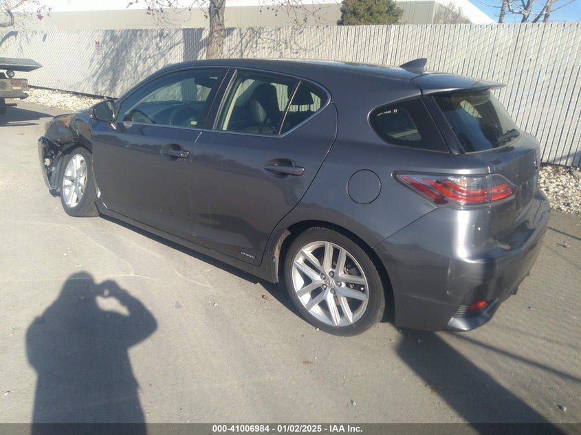 Vin: jthkd5bh1f2234222, lot: 41496879, lexus ct 200h 20153
