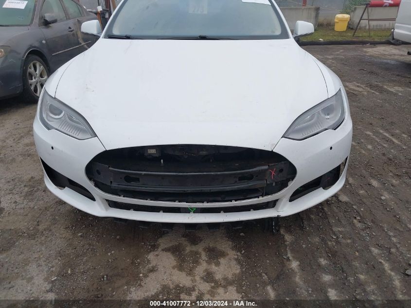 2015 Tesla Model S 70D/85D/P85D VIN: 5YJSA1E2XFF111896 Lot: 41007772