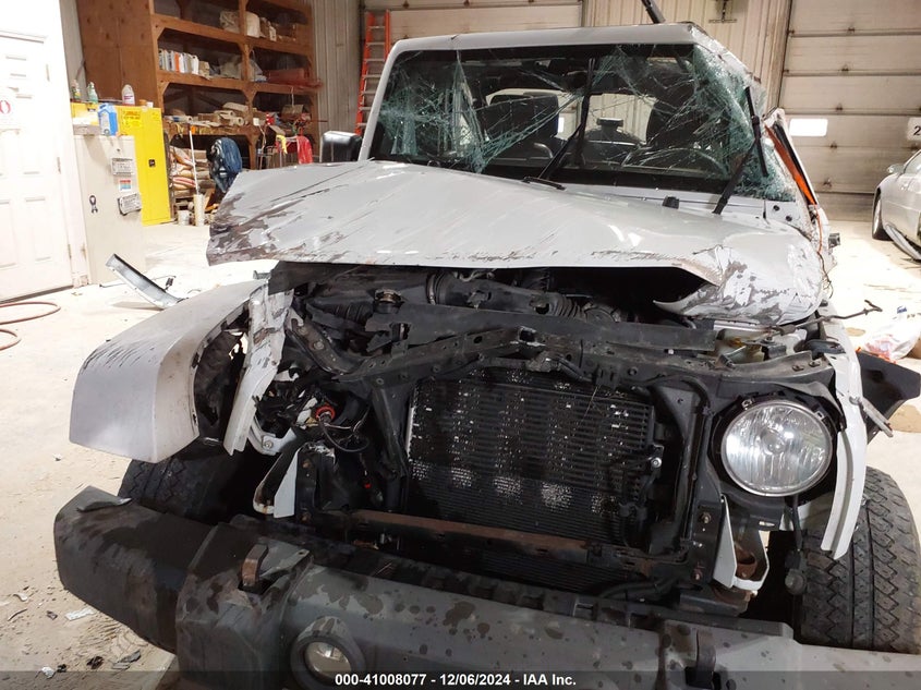 2016 JEEP WRANGLER UNLIMITED SAHARA - 1C4BJWEG5GL240006