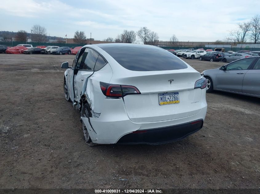 VIN 7SAYGDEE5PA097475 2023 TESLA MODEL Y no.3