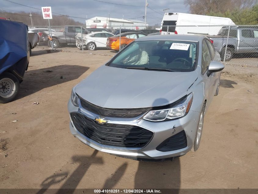 VIN 1G1BC5SM7K7148257 2019 CHEVROLET CRUZE no.2