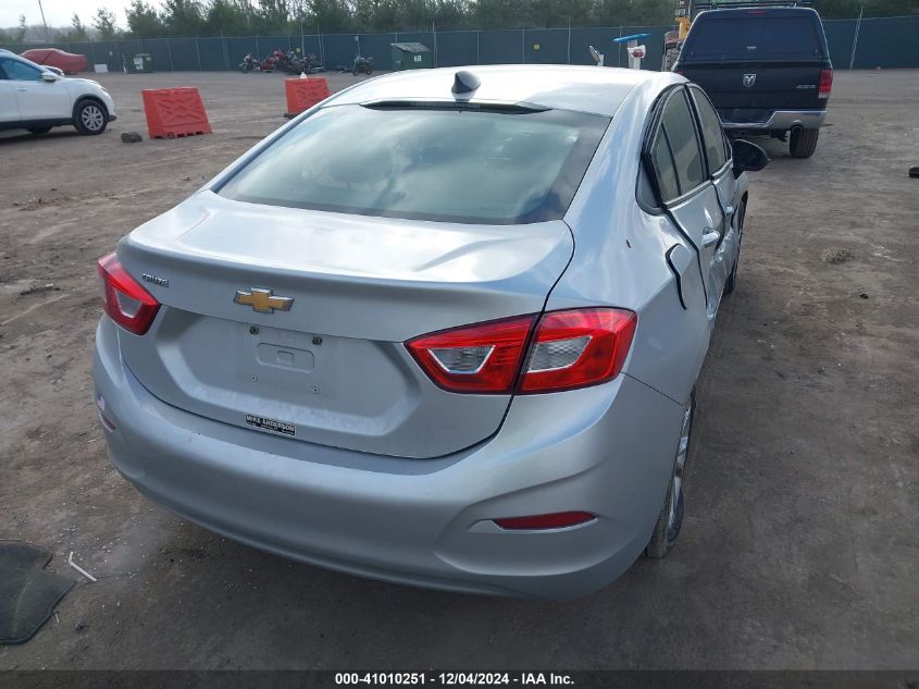 VIN 1G1BC5SM7K7148257 2019 CHEVROLET CRUZE no.4