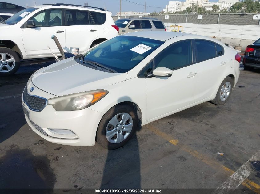 VIN KNAFK4A66F5374295 2015 KIA Forte, LX no.2