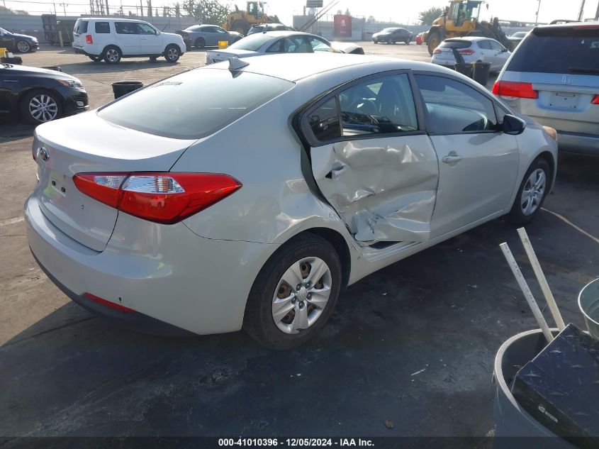 VIN KNAFK4A66F5374295 2015 KIA Forte, LX no.4