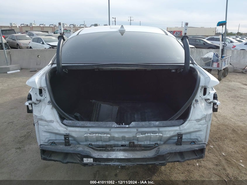 2019 KIA OPTIMA VIN: 5XXGT4L34KG298394