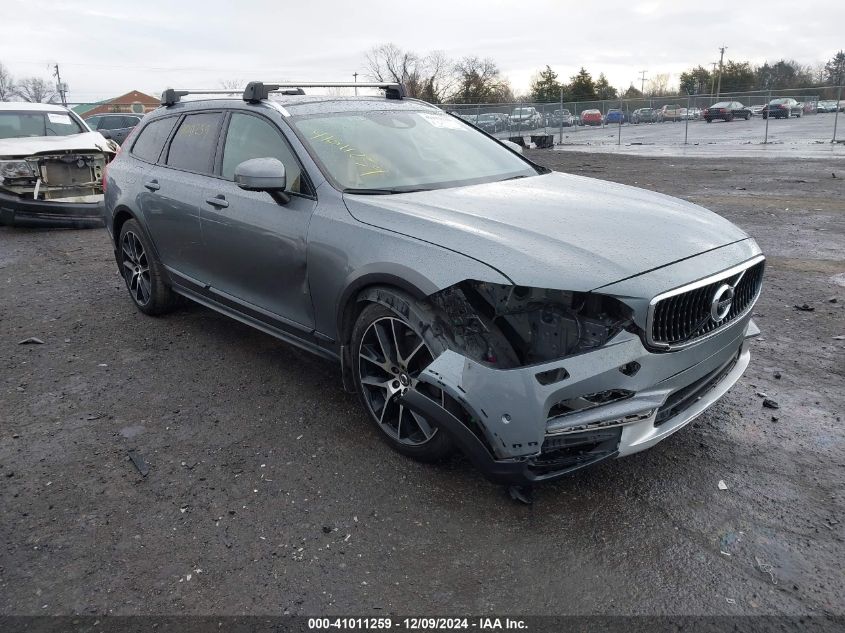 VIN YV4A22NL4H1004004 2017 Volvo V90, Cross Country T6 no.1