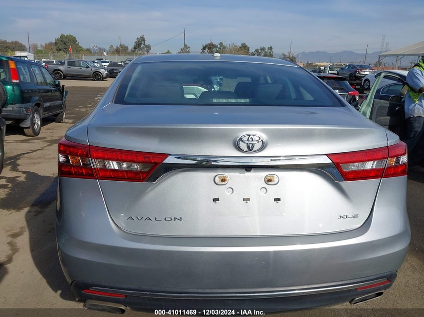 VIN 4T1BK1EB3JU267237 2018 TOYOTA AVALON XLE