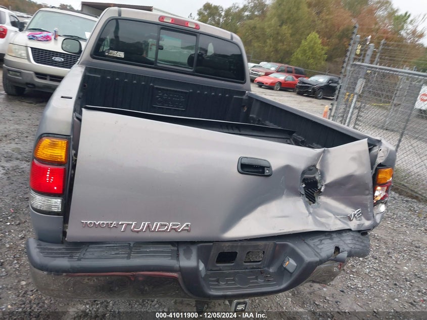 2000 Toyota Tundra Ltd V8 VIN: 5TBRT3811YS070220 Lot: 41011900
