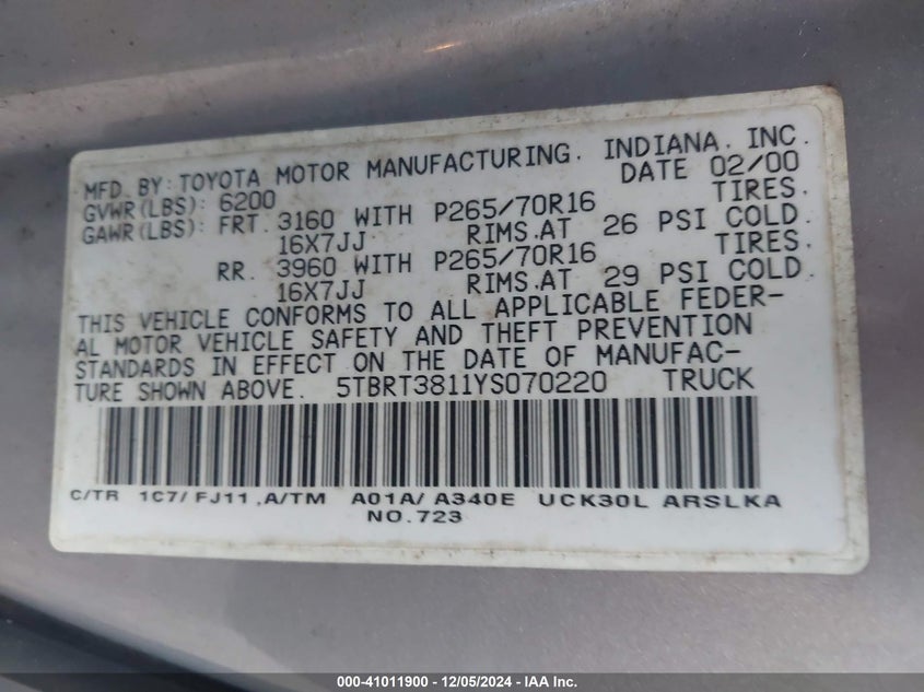 2000 Toyota Tundra Ltd V8 VIN: 5TBRT3811YS070220 Lot: 41011900